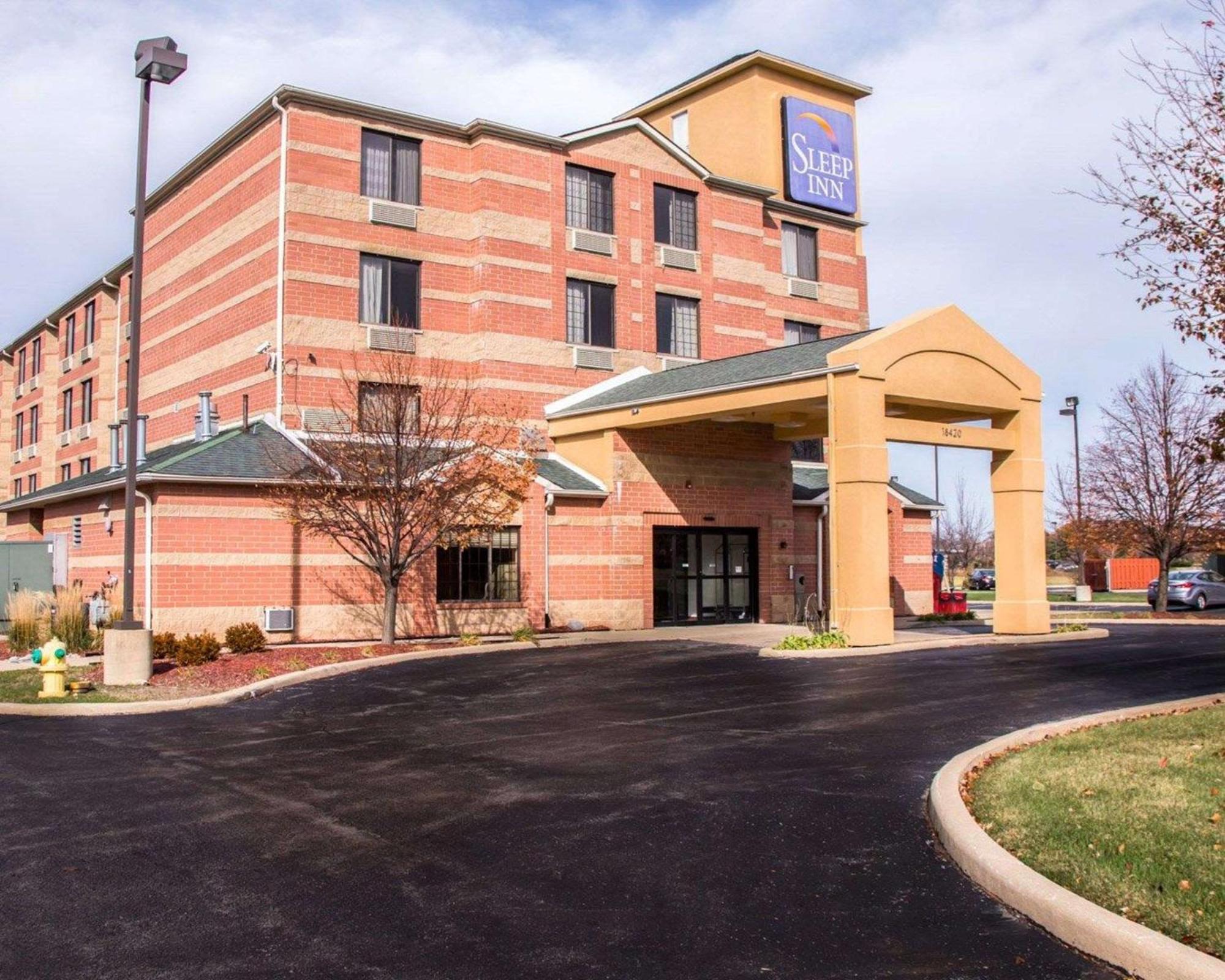 4 Budget Hotels Near Tinley Park Convention Center Worth Booking