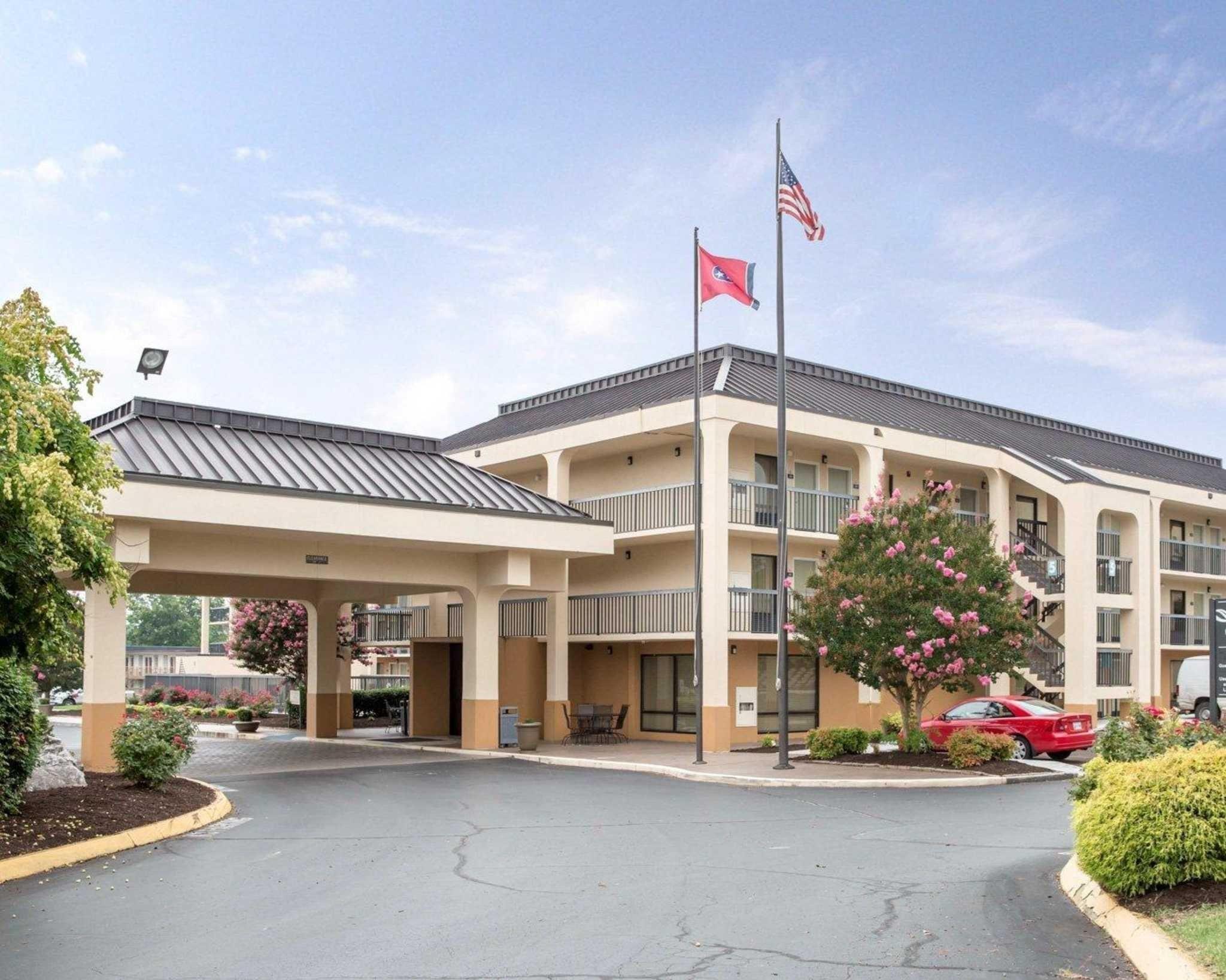 Staying Near Knoxville Center Mall: 4 Budget Hotels Compared
