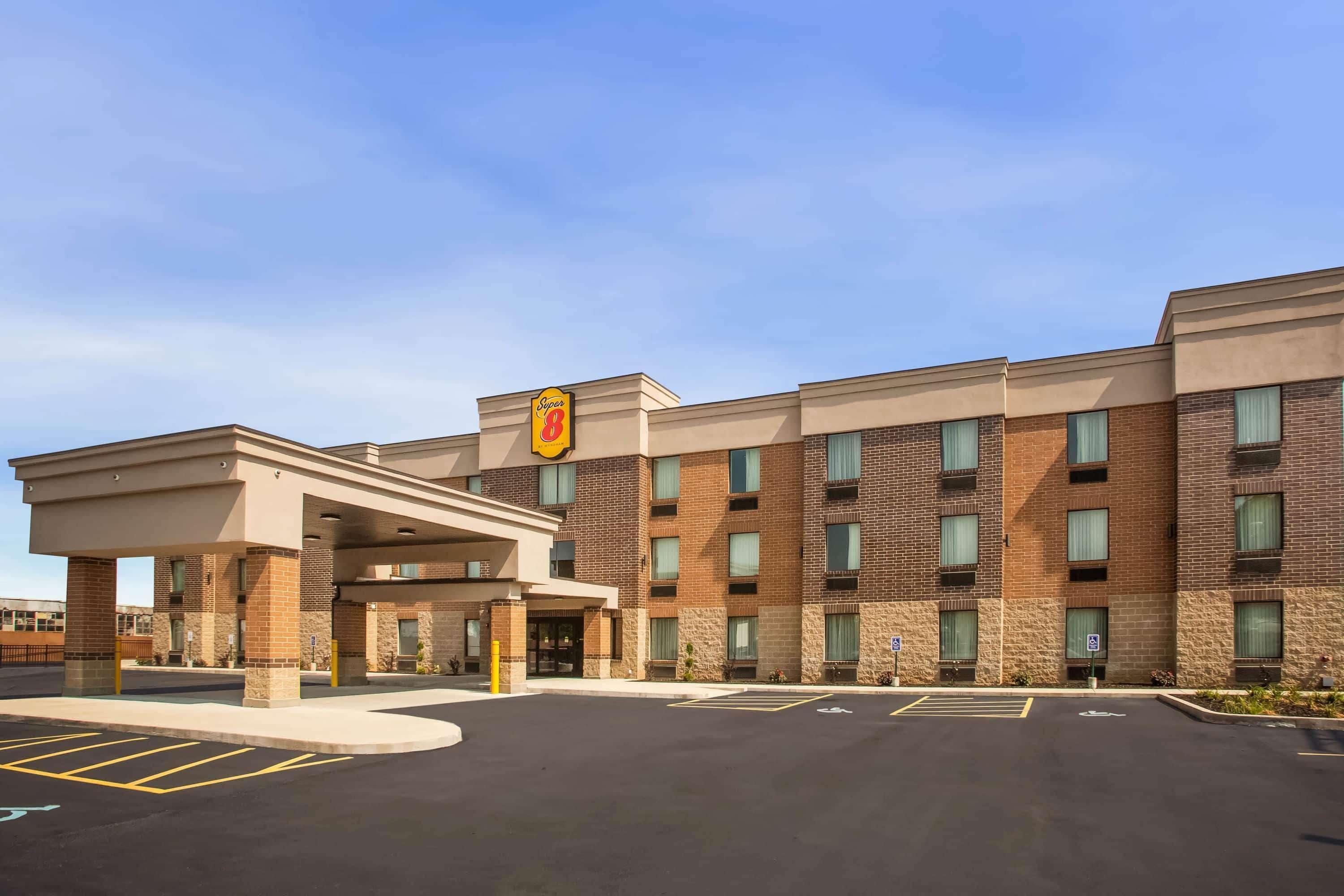 4 Budget Hotels Near St Louis Mercantile Library Worth Booking