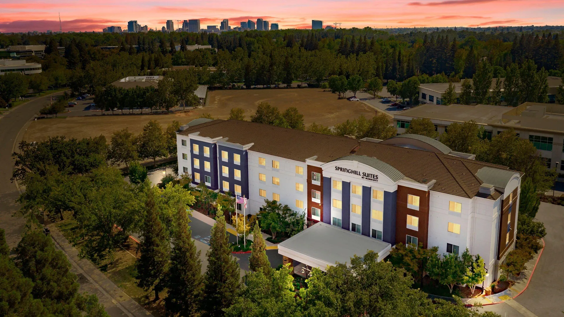 4 Smart Business Hotels Near SAFE Credit Union Convention Center