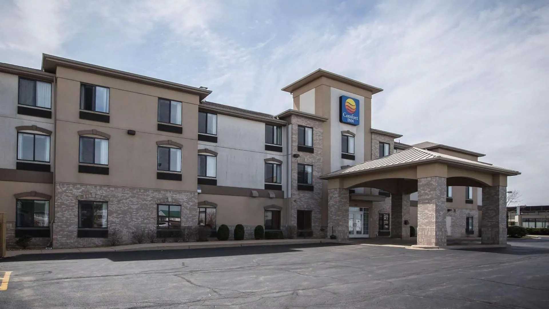 15 Two-Star Hotels in Lake Michigan That Deliver Real Value
