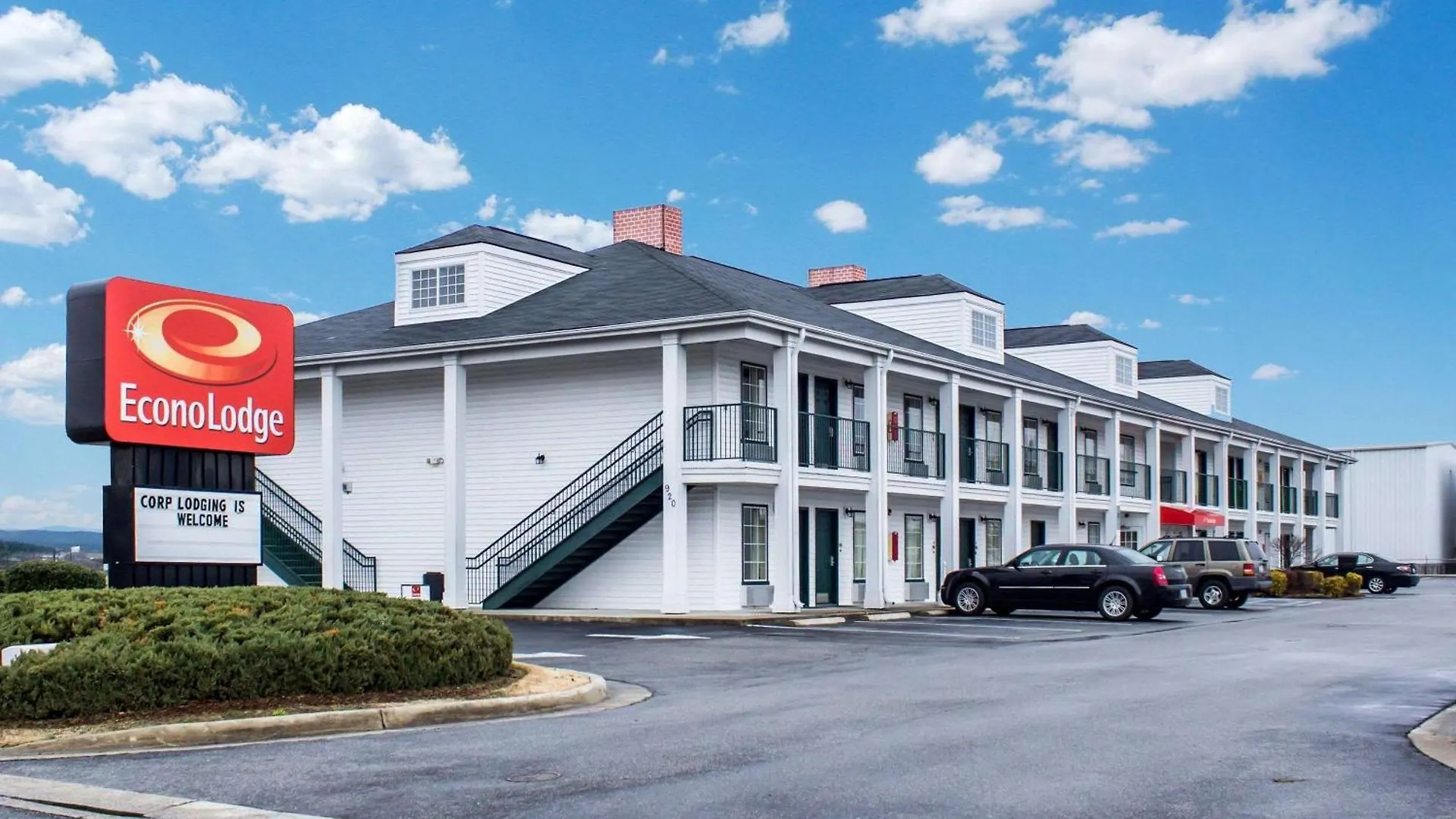 4 Airport-Convenient Hotels Close to Shaw University Greenville