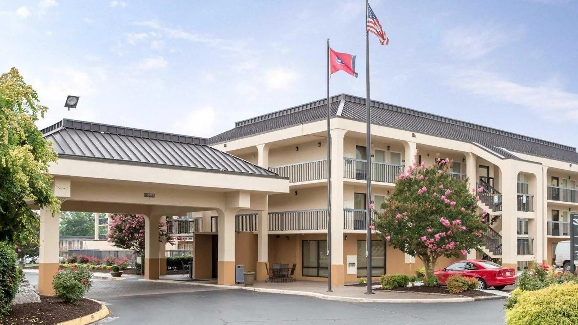 Staying Near Knoxville Center Mall: 4 Budget Hotels Compared