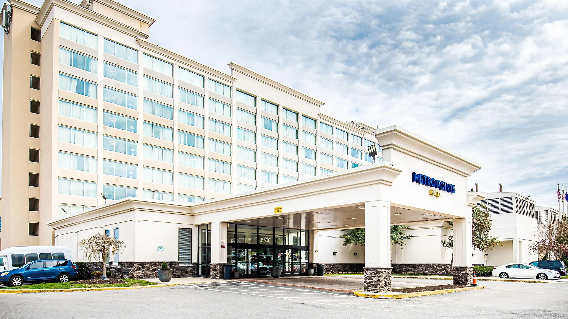 Where to Stay Near Capital Plaza Mall: 8 Business Hotels