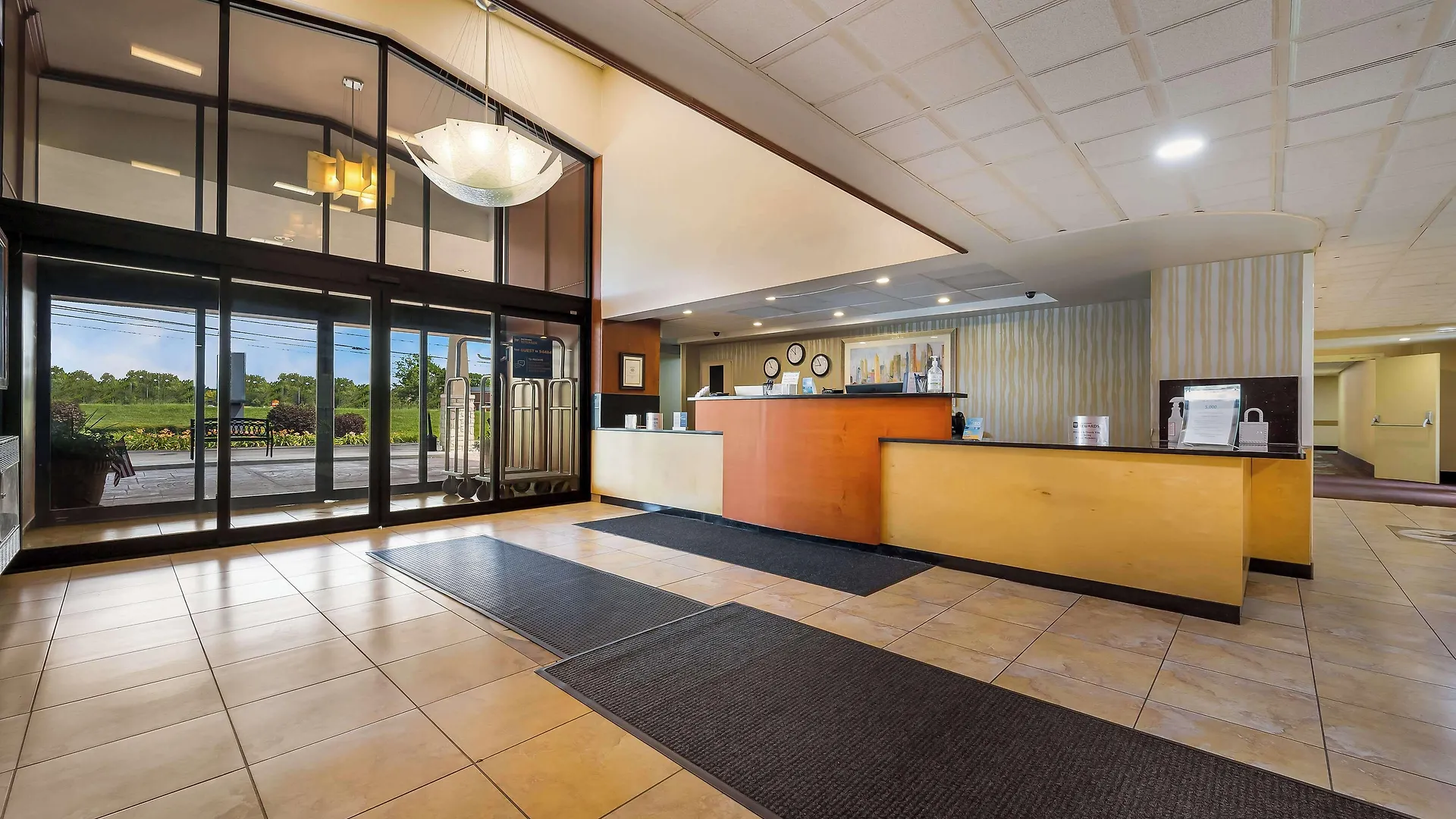 6 Smart Budget Hotels Near Whispering Willows Golf Course