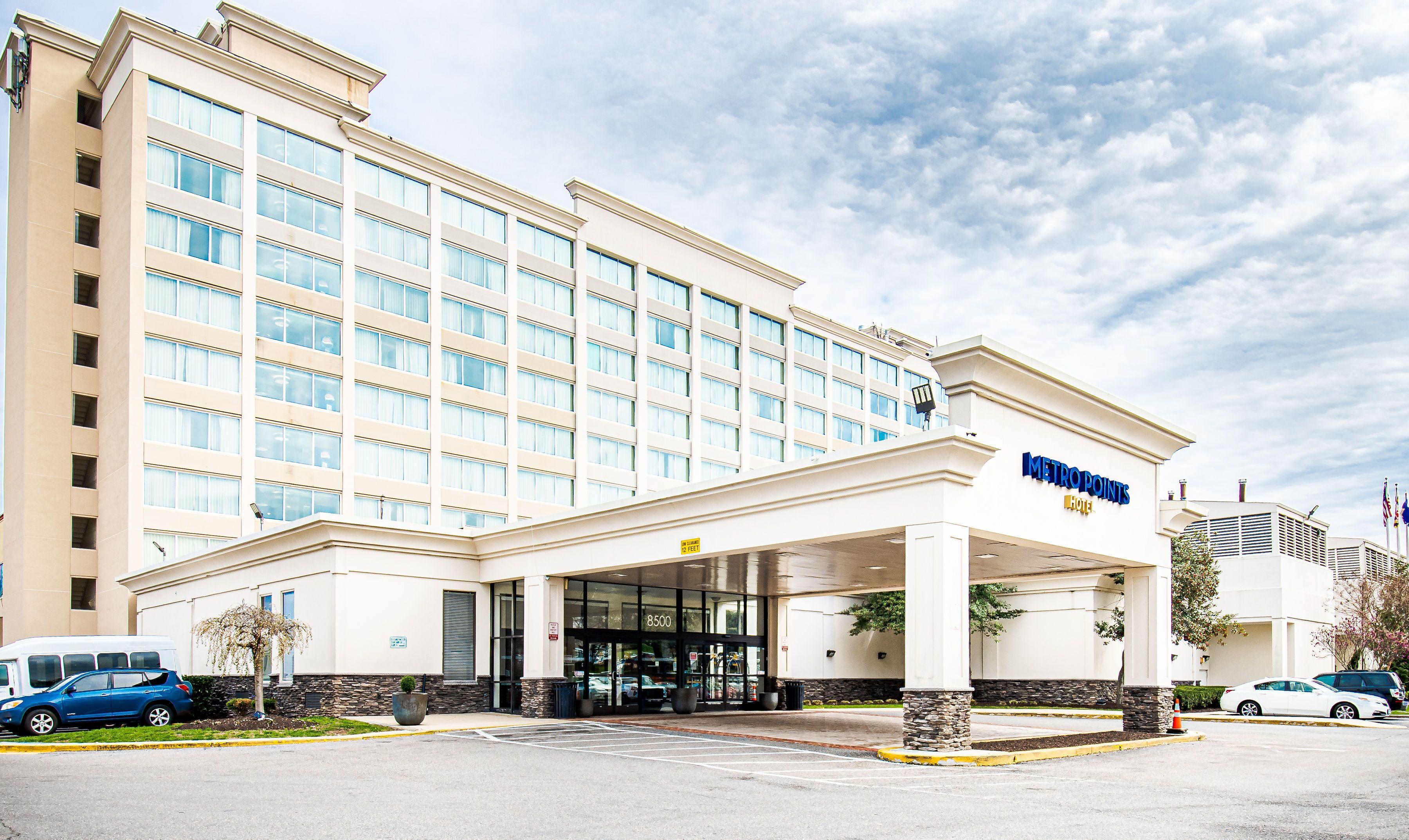 Where to Stay Near Capital Plaza Mall: 8 Business Hotels