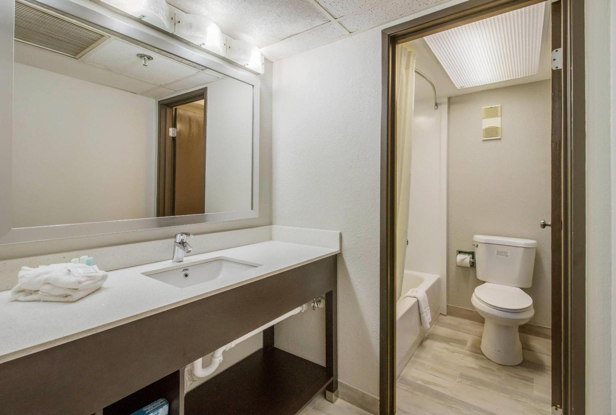 7 Top-Rated Airport Hotels In Tennessee
