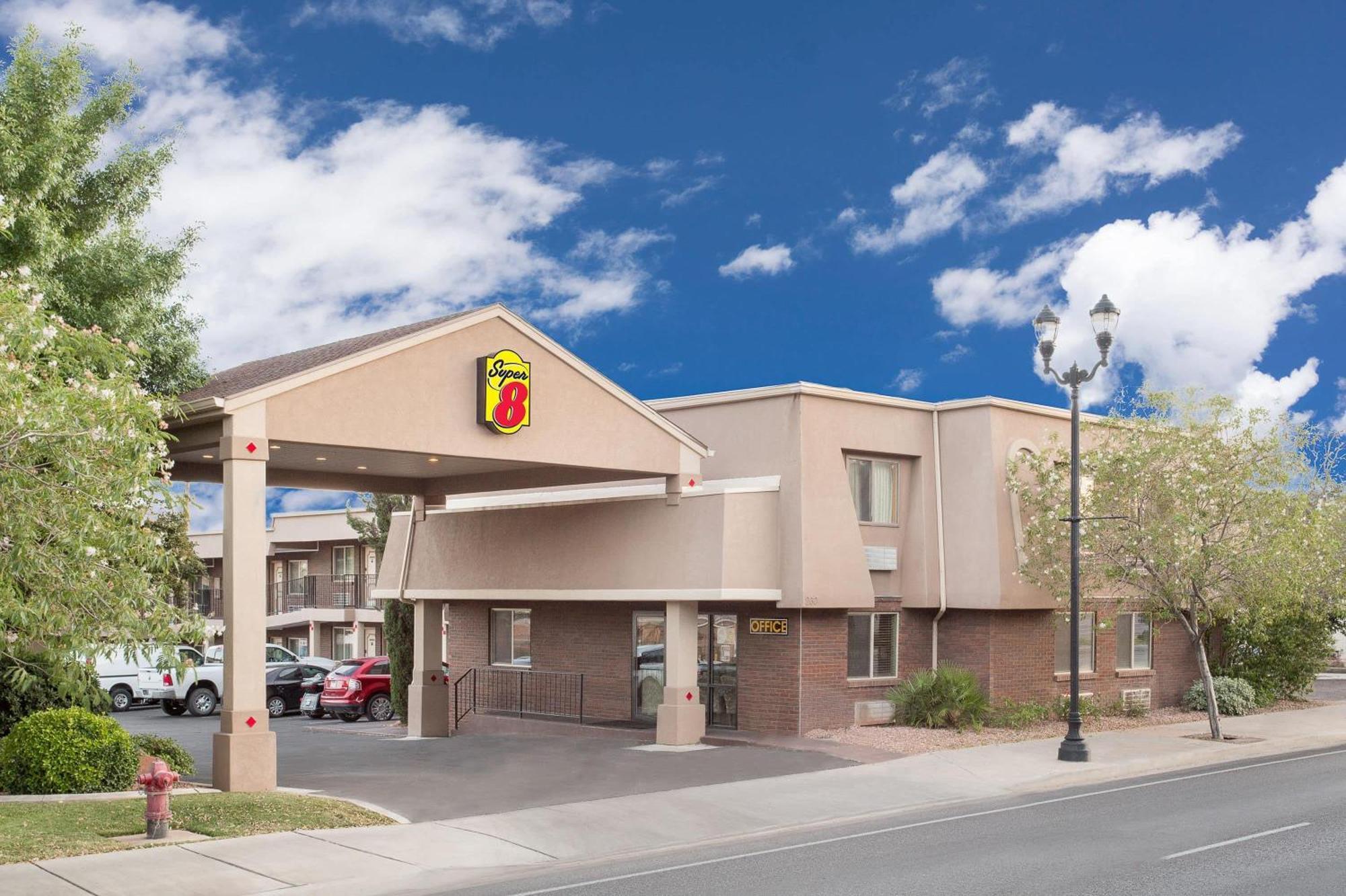 7 Super 8 By Wyndham Hotels In Utah That Stand Out